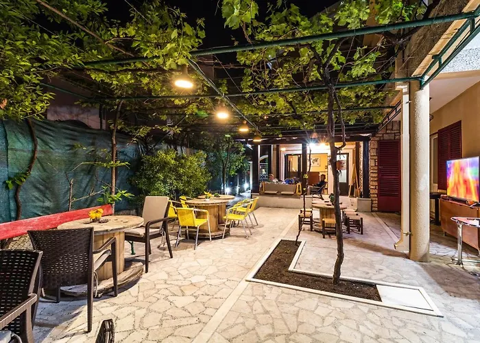 Hostel Budva