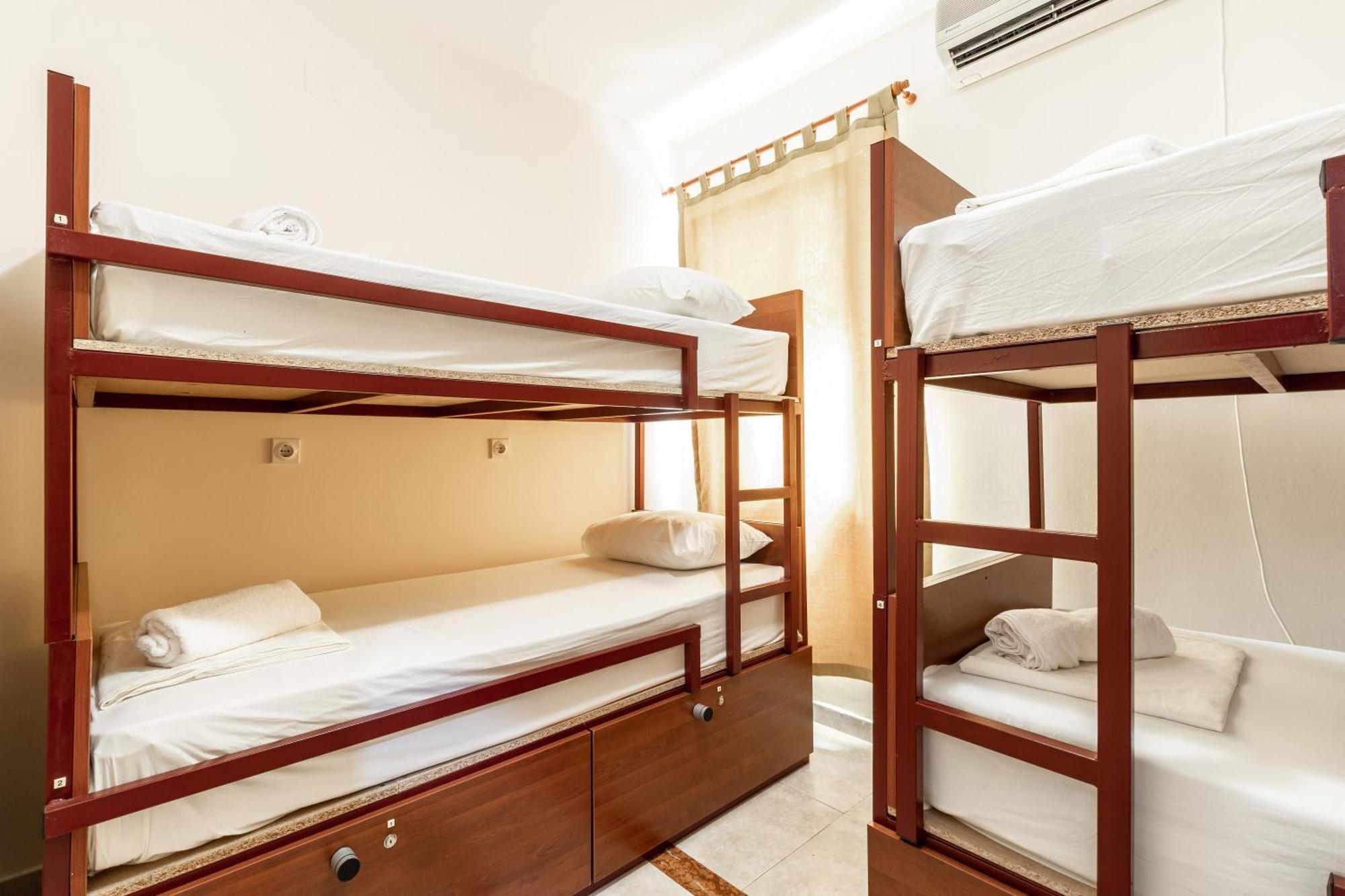 Hostel Budva *