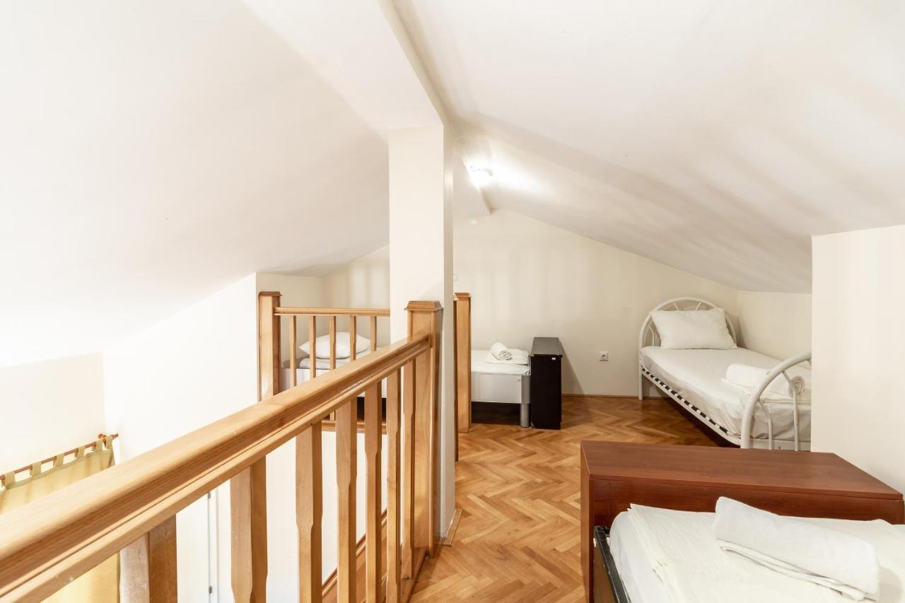 Hostel Budva 旅馆